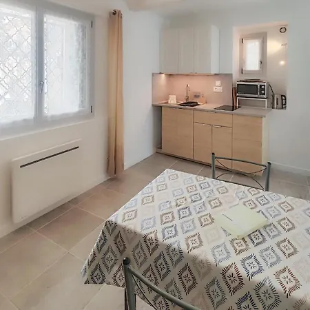 アパート 1 Bedroom Stunning In *