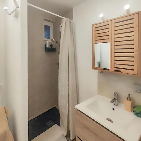 1 Bedroom Stunning In Daire Mèze