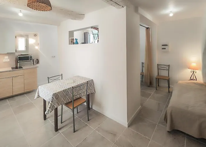Appartement 1 Bedroom Lovely In *