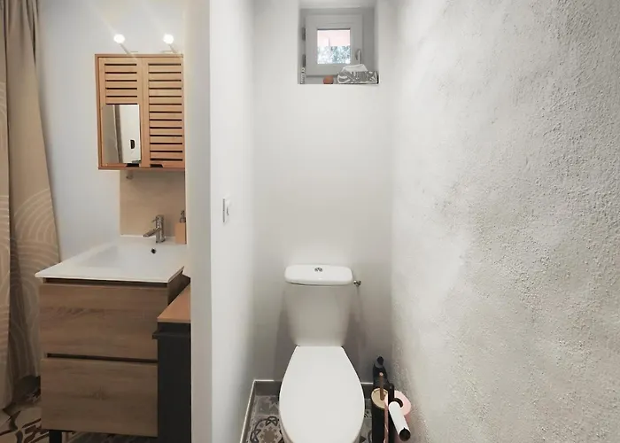 1 Bedroom Lovely In Appartement *