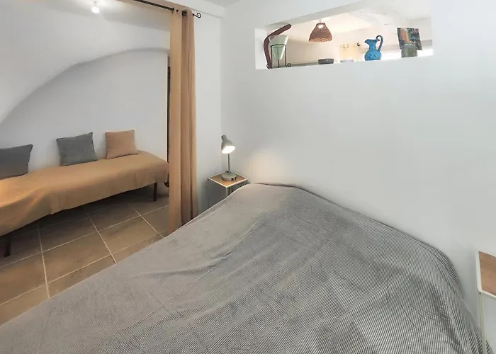1 Bedroom Lovely In Appartement *